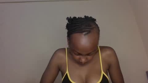 Snapshot of freaky_beauty chatting on 05.29.26 freaky_beauty online show from 05.29.26