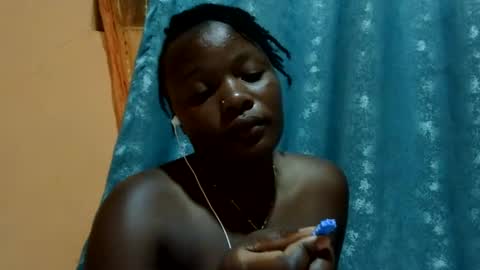 Snapshot of freaky_dolly chatting on 01.06.25 freaky_dolly online show from 01.06.25