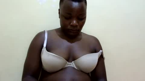 Snapshot of freaky_dolly chatting on 02.11.25 freaky_dolly online show from 02.11.25