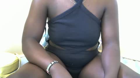Snapshot of freaky_dolly chatting on 02.26.25 freaky_dolly online show from 02.26.25