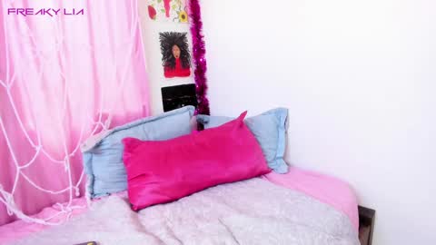 Lia Gomez online show from 12.18.24