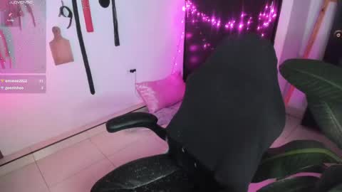 Snapshot of freaky_lia chatting on 05.19.26 Lia Gomez online show from 05.19.26