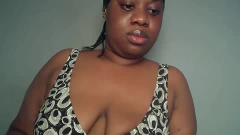 Snapshot of freaky_slut5 chatting on 04.27.26 freaky slut5 online show from 04.27.26