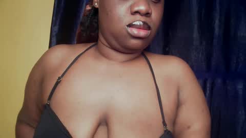 Snapshot of freaky_slut5 chatting on 05.19.26 freaky slut5 online show from 05.19.26