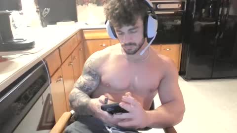 Snapshot of freakyfitking chatting on 01.01.25 freakyfitking online show from 01.01.25