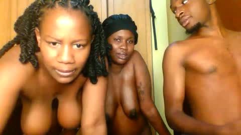 freakyg292511 online show from 12.04.25