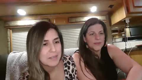 freckles4444 online show from 11.28.25