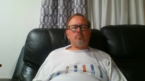 Snapshot of freddieknuck chatting on 05.03.26 Just Fred online show from 05.03.26