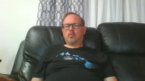 Snapshot of freddieknuck chatting on 05.06.26 Just Fred online show from 05.06.26