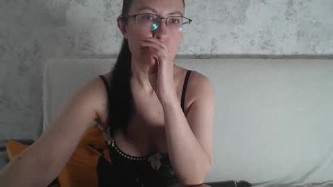 frederica_ online show from 10.04.25
