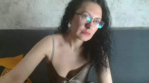 Snapshot of frederica_ chatting on 05.27.26 frederica_ online show from 05.27.26