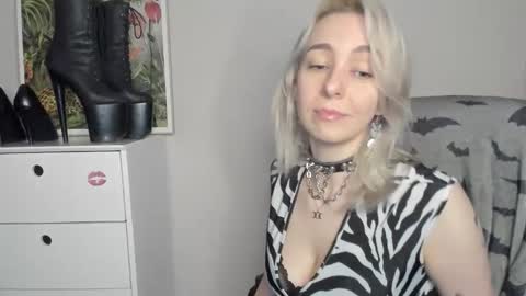 Snapshot of freeanne chatting on 06.10.26 Anne online show from 06.10.26