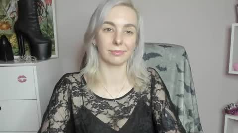 Snapshot of freeanne chatting on 06.29.26 Anne online show from 06.29.26