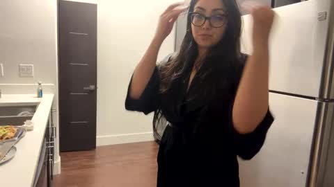 Snapshot of freesoulmovement chatting on 12.17.24 jasmineandaladin69 online show from 12.17.24