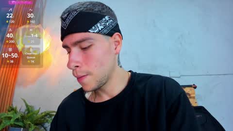 Snapshot of french_sexx chatting on 01.05.25 Xavier online show from 01.05.25