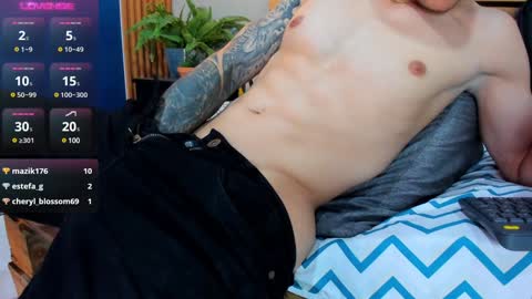 Snapshot of french_sexx chatting on 01.05.25 Xavier online show from 01.05.25