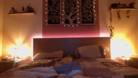 French Horny Bibs online show from 12.28.24