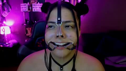 Snapshot of freya_aspen chatting on 12.06.24 online show from 12.06.24