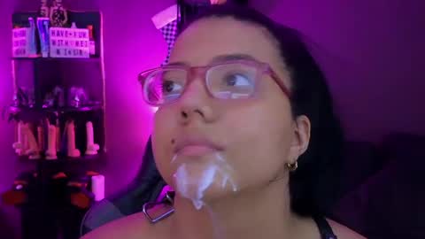 Snapshot of freya_aspen chatting on 12.29.24 online show from 12.29.24