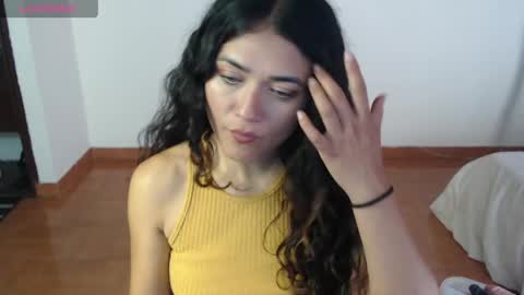 Snapshot of freyarouge chatting on 04.18.26 freyarouge online show from 04.18.26