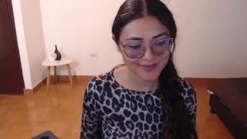 Snapshot of freyarouge chatting on 05.31.26 freyarouge online show from 05.31.26