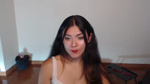 Snapshot of freyarouge chatting on 06.23.26 freyarouge online show from 06.23.26