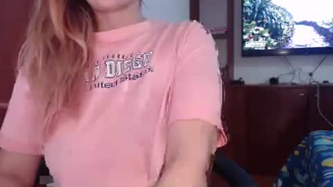 Snapshot of freyjashine_x chatting on 05.15.26 FREYJA LOREN online show from 05.15.26