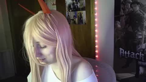 Snapshot of freythegemini chatting on 10.29.25 FreyaTheGemini online show from 10.29.25