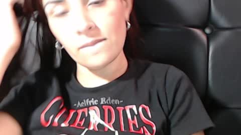 Snapshot of frida__x chatting on 02.05.25 Frida online show from 02.05.25