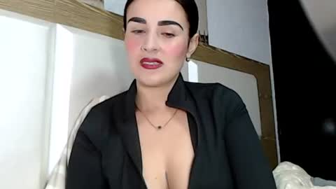 Snapshot of frida__x chatting on 07.11.26 Frida online show from 07.11.26