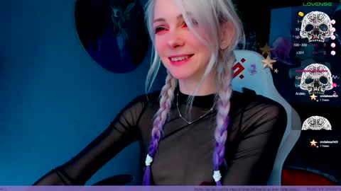 Snapshot of frida_fortune chatting on 02.02.25 Frida A boost to fortune for the one who gives a thumbs up and a bonus lucky for those who support me by joining the fanclub online show from 02.02.25