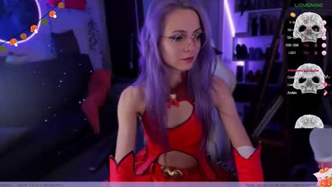 Snapshot of frida_fortune chatting on 10.30.25 Frida A boost to fortune for the one who gives a thumbs up and a bonus lucky for those who support me by joining the fanclub online show from 10.30.25