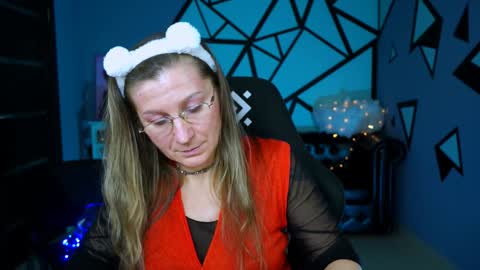 Frida Tander online show from 12.26.24