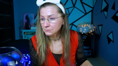 Frida Tander online show from 12.26.24