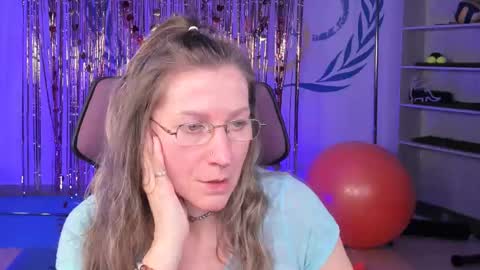 Frida Tander online show from 02.24.25