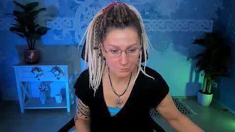 Snapshot of fridatander chatting on 01.07.26 Frida Tander online show from 01.07.26