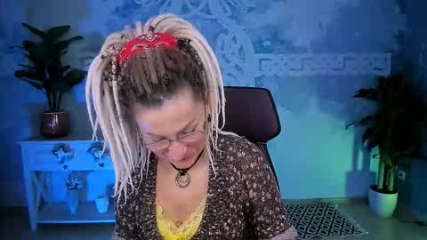 Snapshot of fridatander chatting on 01.08.26 Frida Tander online show from 01.08.26