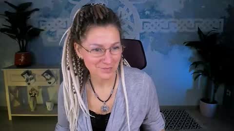 Snapshot of fridatander chatting on 01.14.26 Frida Tander online show from 01.14.26