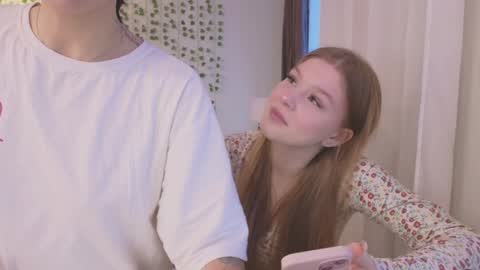 Snapshot of friend_foryou chatting on 12.16.24 Lina online show from 12.16.24