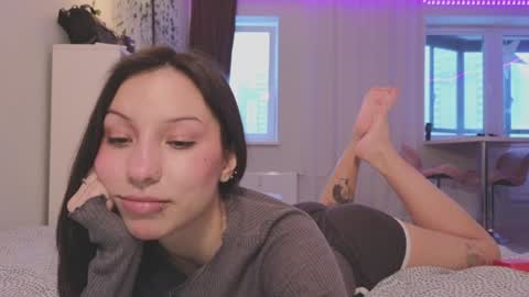 Snapshot of friend_foryou chatting on 12.21.24 Lina online show from 12.21.24
