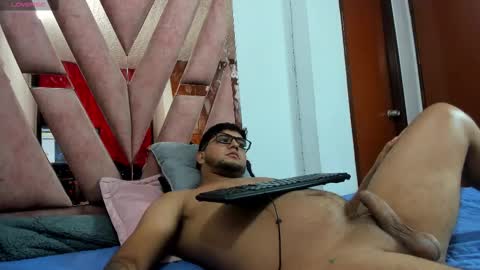 Snapshot of friend_zone1 chatting on 02.08.26 Carolina and Robert online show from 02.08.26