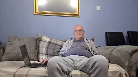 friendlydave528793 online show from 12.15.25