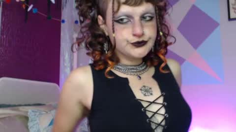 Snapshot of friskyflowers chatting on 10.15.25 cherry online show from 10.15.25
