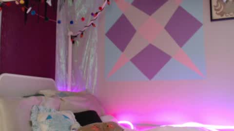 Snapshot of friskyflowers chatting on 10.18.25 cherry online show from 10.18.25
