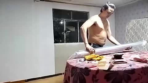 Frizzy girl online show from 12.12.24