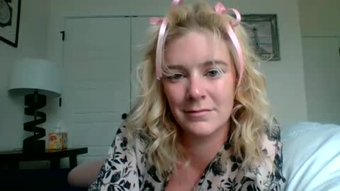 Snapshot of frommarywithlove chatting on 09.23.25 frommarywithlove online show from 09.23.25