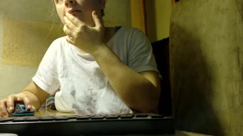 Snapshot of frumcake chatting on 03.26.26 FrumCake online show from 03.26.26