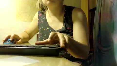 Snapshot of frumcake chatting on 06.25.26 FrumCake online show from 06.25.26