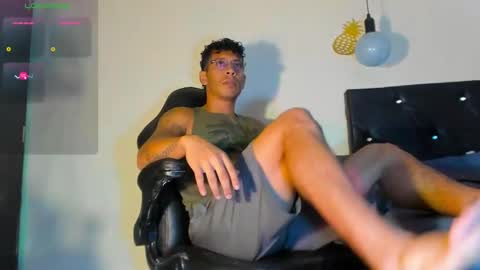 Snapshot of fuck_hardlove chatting on 12.28.24 Ricardodominic 1 MODELO INDEPENDIENTE online show from 12.28.24