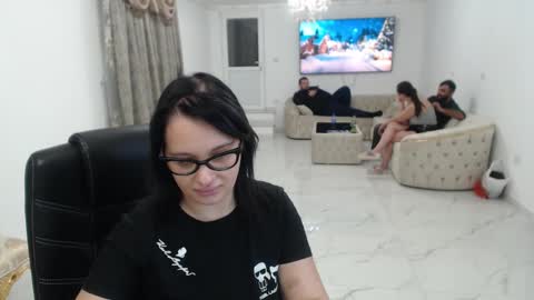 Snapshot of fuckable_one chatting on 12.01.24 Angelique online show from 12.01.24